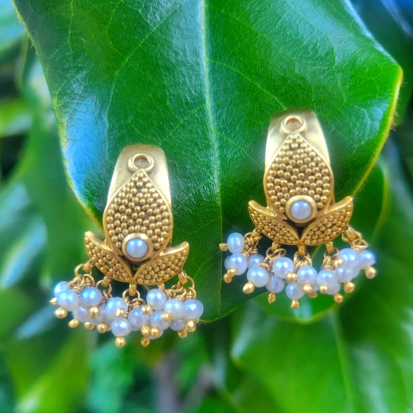 Lotus design embellished pearl clusters earrings - Picture 1 of 4